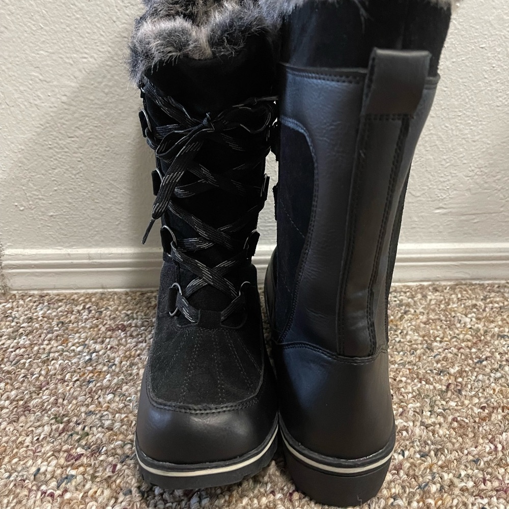 Universal Thread women’s snow boots